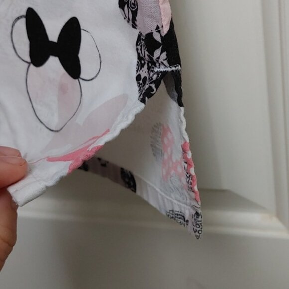 Disney Minnie and Mickey mouse nurse scrubs top blouse white short sleeve - Picture 6 of 6